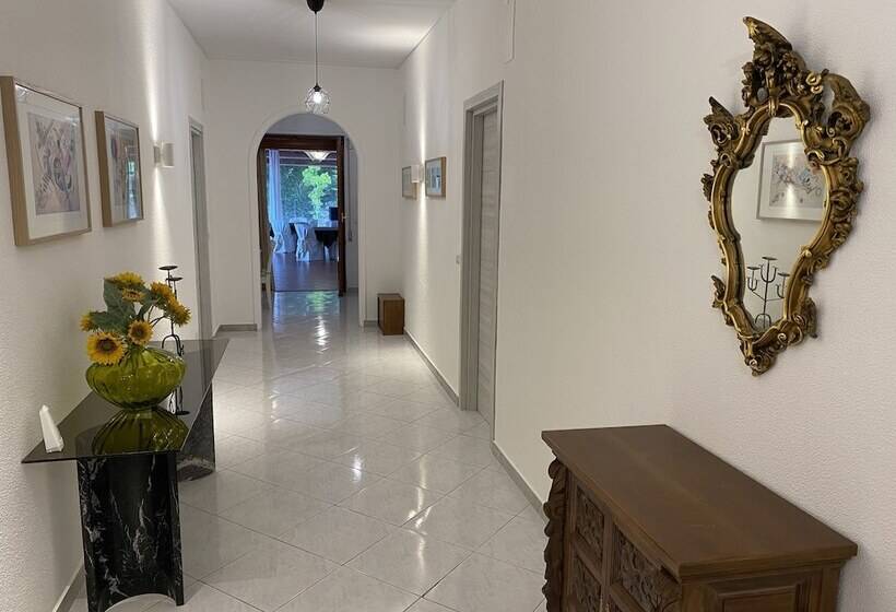 Пансион Villa Leucatia