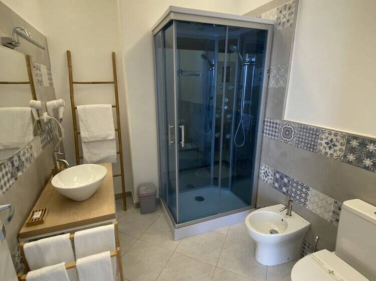 Пансион Villa Leucatia