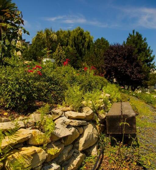 호텔 New Egreta Resort