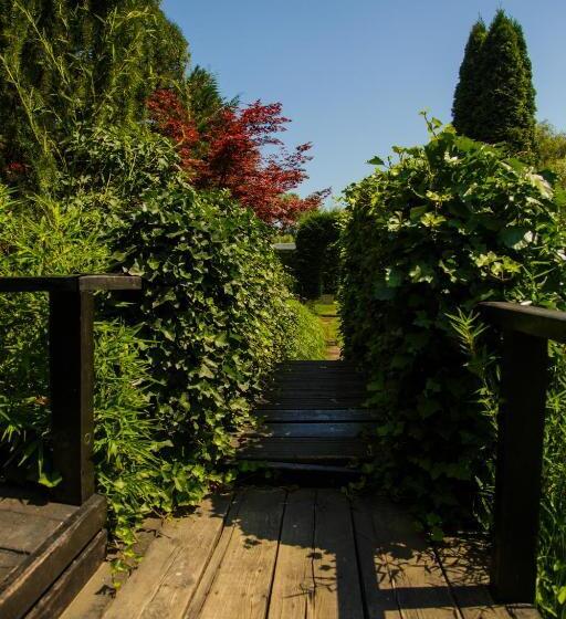 호텔 New Egreta Resort