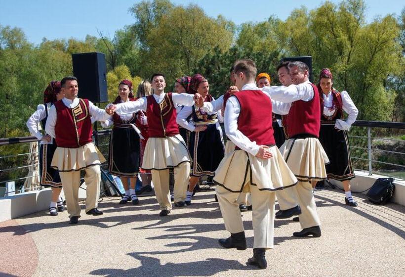 호텔 New Egreta Resort