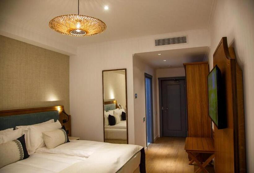 호텔 New Egreta Resort