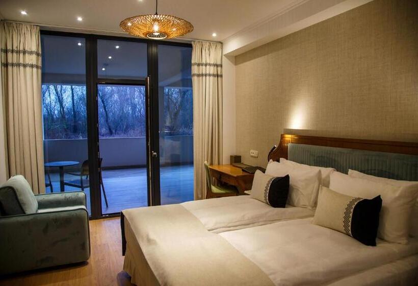 호텔 New Egreta Resort