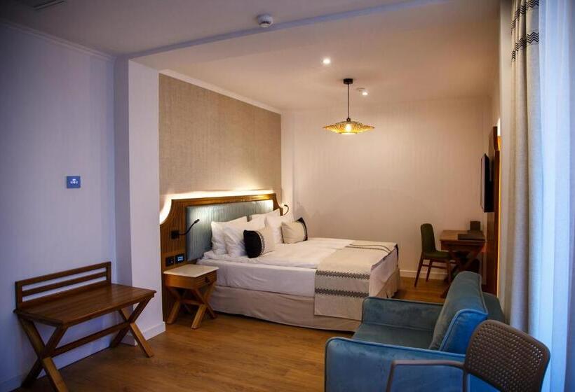 호텔 New Egreta Resort