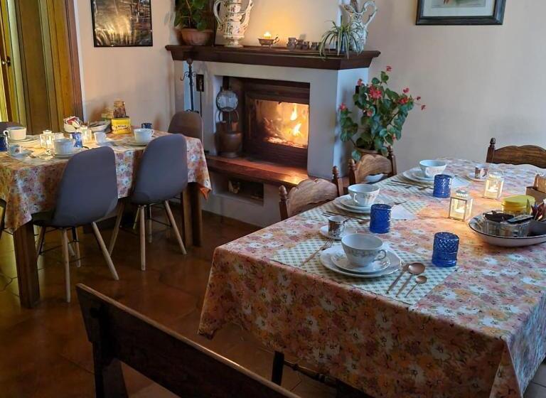 تختخواب و صبحانه A Collodi Io & Mamma