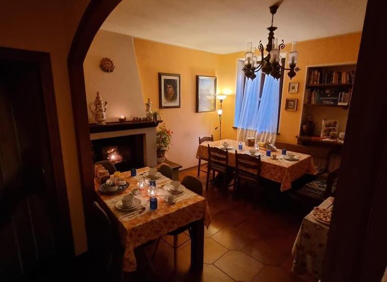 تختخواب و صبحانه A Collodi Io & Mamma