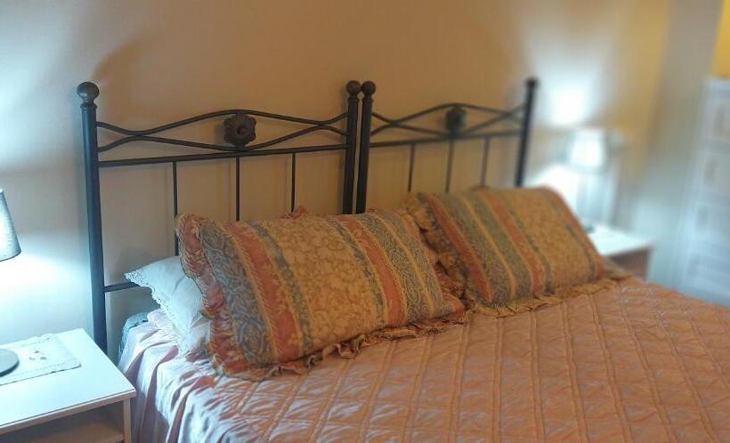 تختخواب و صبحانه A Collodi Io & Mamma