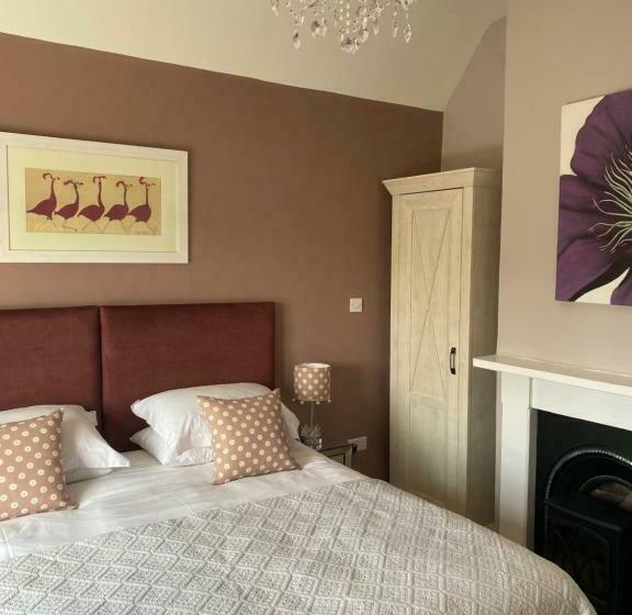 مبيت وإفطار Burleigh House B And B