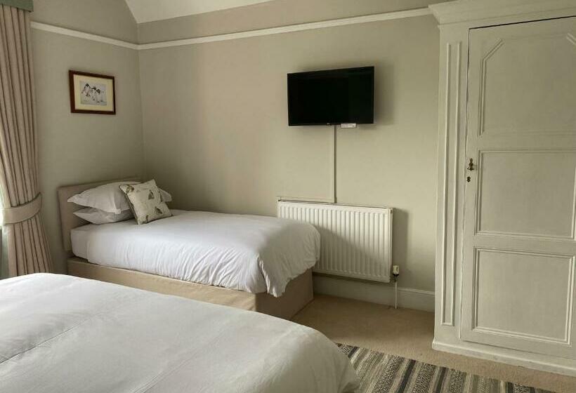 مبيت وإفطار Burleigh House B And B