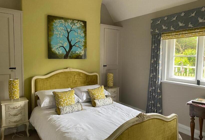 مبيت وإفطار Burleigh House B And B