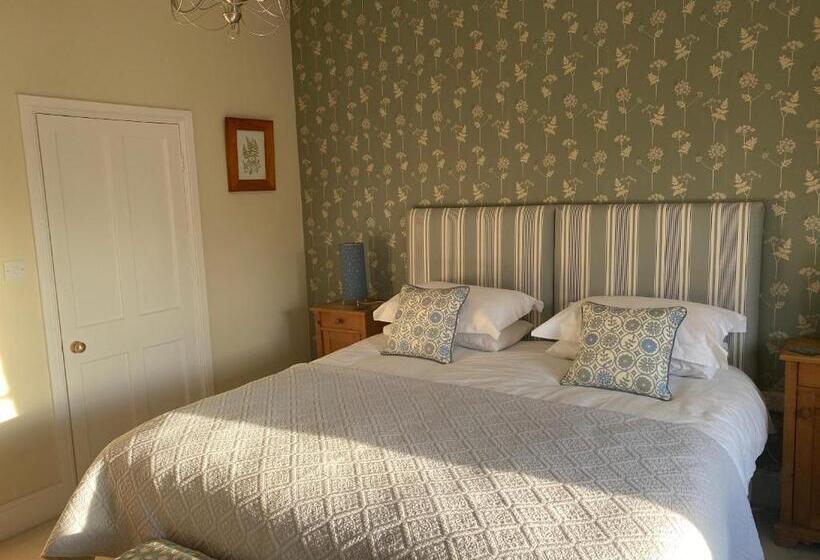 مبيت وإفطار Burleigh House B And B