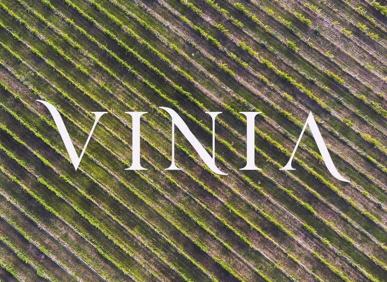 تختخواب و صبحانه La Vinia Bed&wine Experience   Adults Only