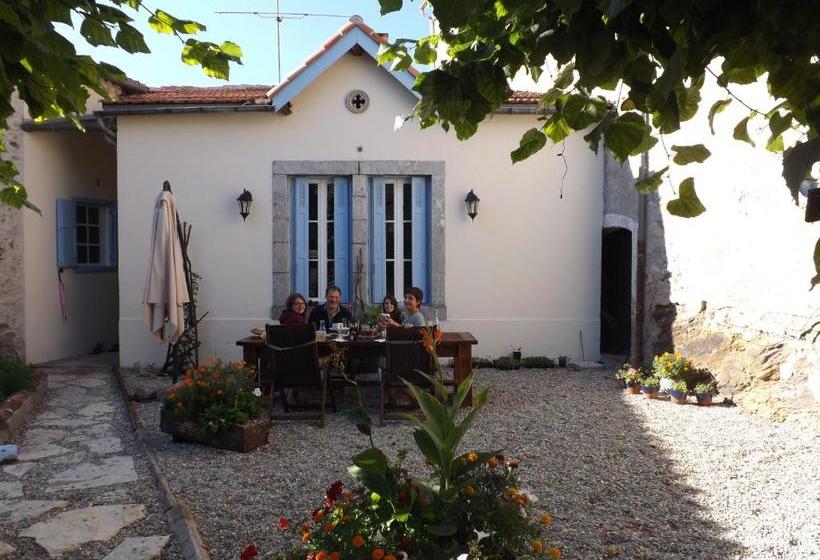 ベッドアンドブレックファースト Le Petit Chateau