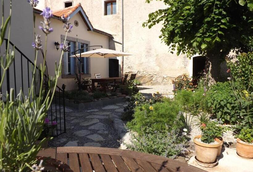 ベッドアンドブレックファースト Le Petit Chateau