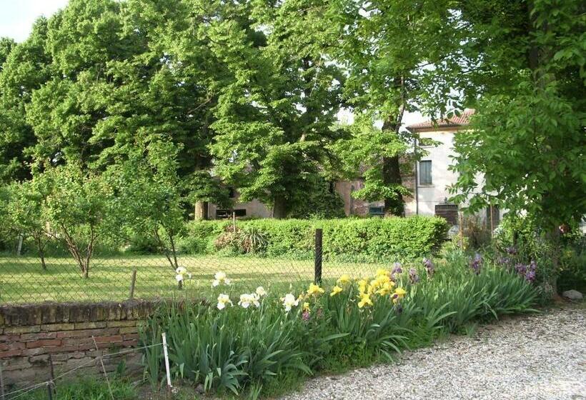 Отель Agriturismo Antica Corte Cason