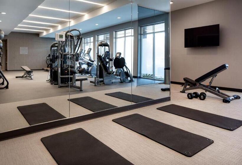 ホテル Courtyard By Marriott Fresno Clovis