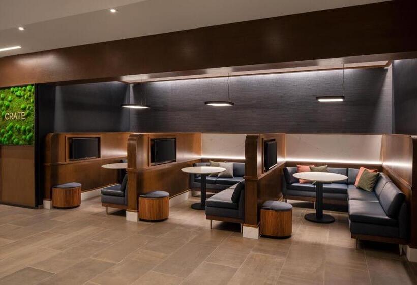 ホテル Courtyard By Marriott Fresno Clovis