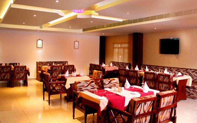 Отель Emerald Regency