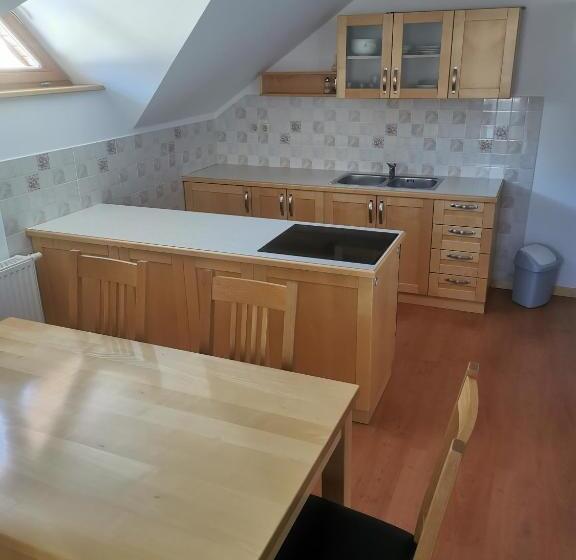 هتل Turistična Kmetija Ramšak