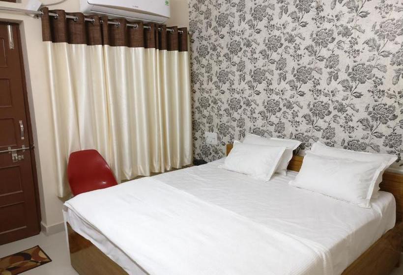 בית מלון כפרי Girnar