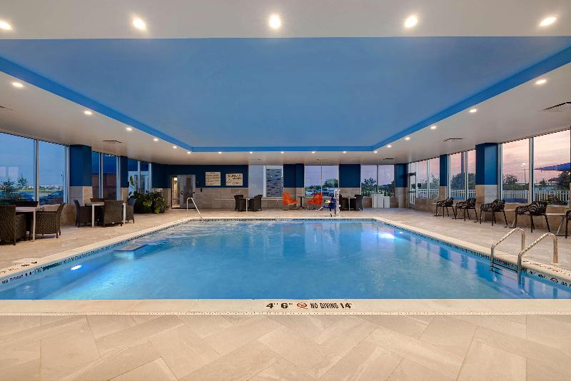 Отель Hampton Inn Crown Point