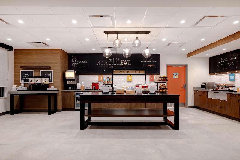 Отель Hampton Inn Crown Point