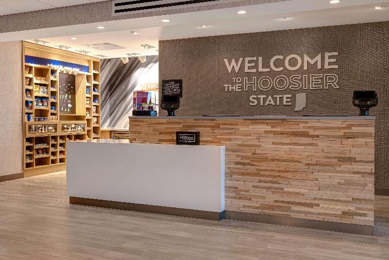 Отель Hampton Inn Crown Point