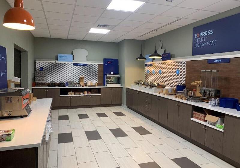 בית מלון כפרי Holiday Inn Express & Suites Canon City By Ihg