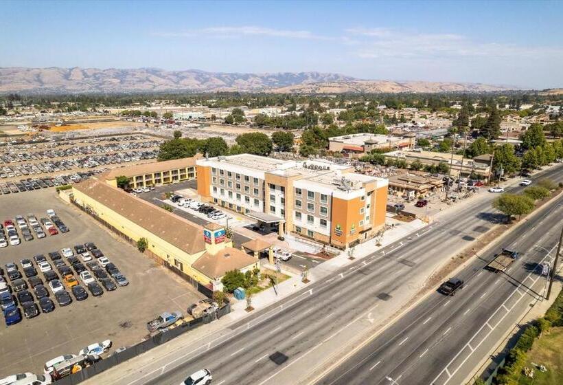 فندق Holiday Inn Express & Suites   San Jose Silicon Valley, An Ihg