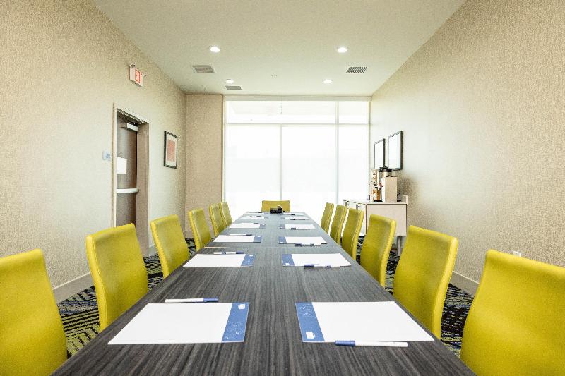 فندق Holiday Inn Express & Suites   San Jose Silicon Valley, An Ihg