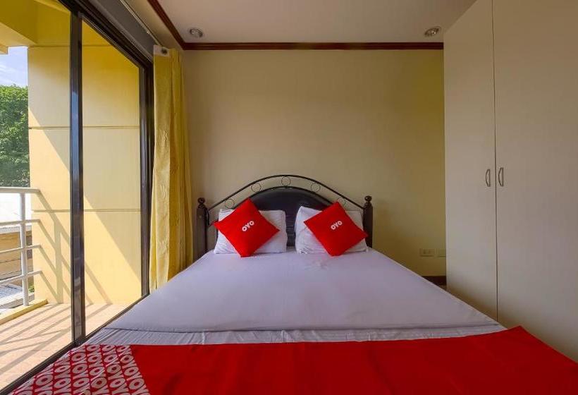 בית מלון כפרי Oyo 794 Regatta Residences