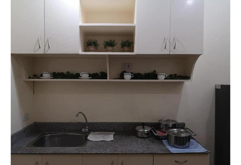 בית מלון כפרי Oyo 794 Regatta Residences