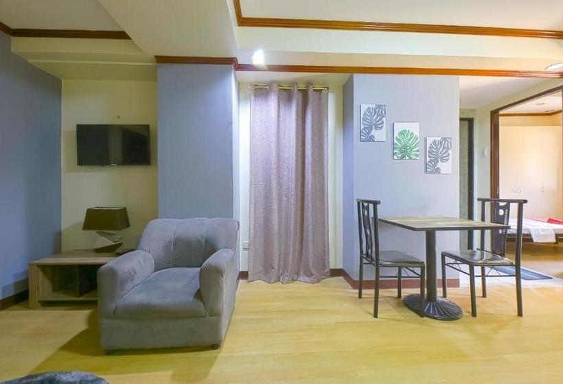 בית מלון כפרי Oyo 794 Regatta Residences