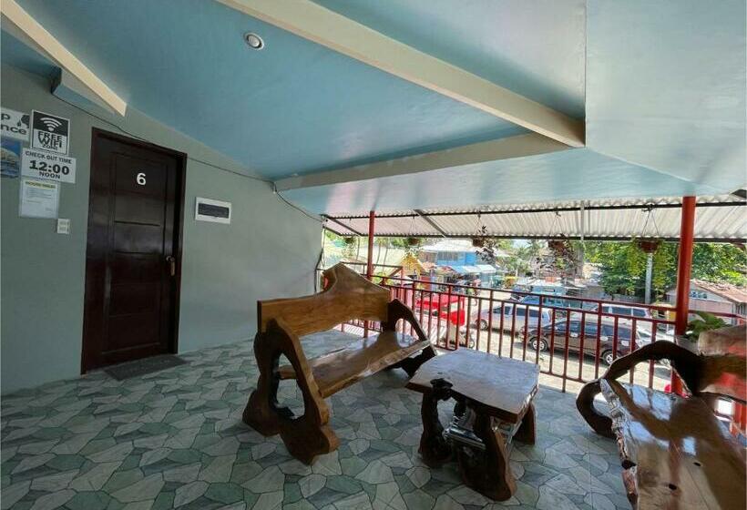 酒店 Oyo 795 Tapales Guest House