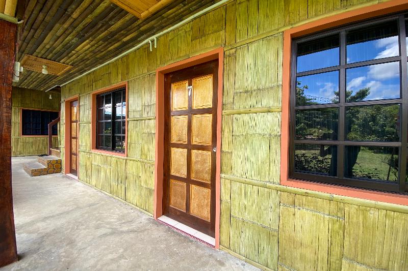 בית מלון כפרי Oyo 90286 Yuna Bamboo Rest & Stay