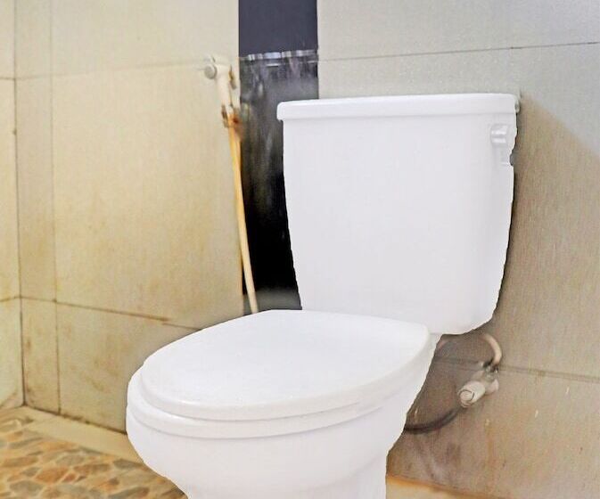 فندق Oyo 90483 Homestay Permata