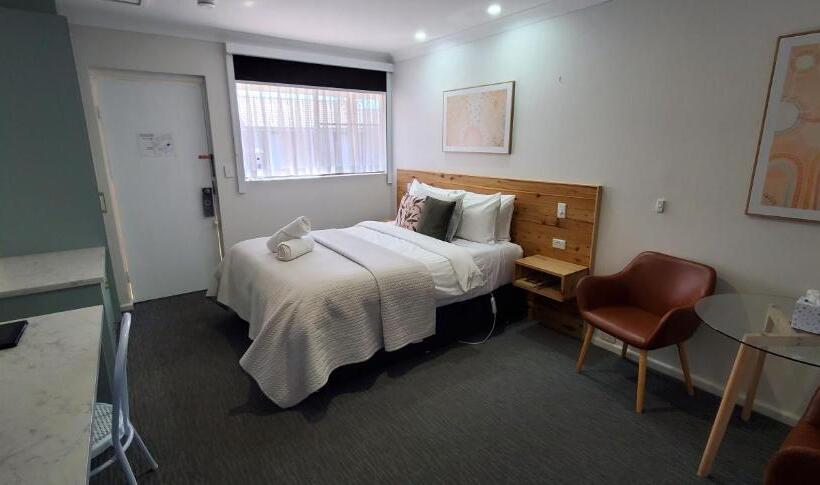 هتل Roydons Motor Inn