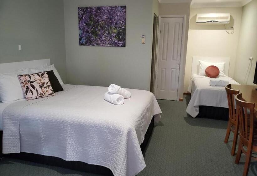 هتل Roydons Motor Inn