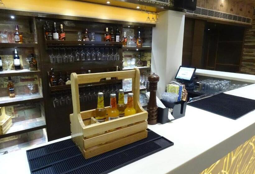 The Grand Arc Hotel & Convention Centre