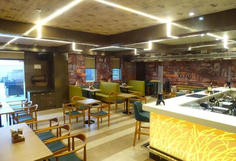 The Grand Arc Hotel & Convention Centre