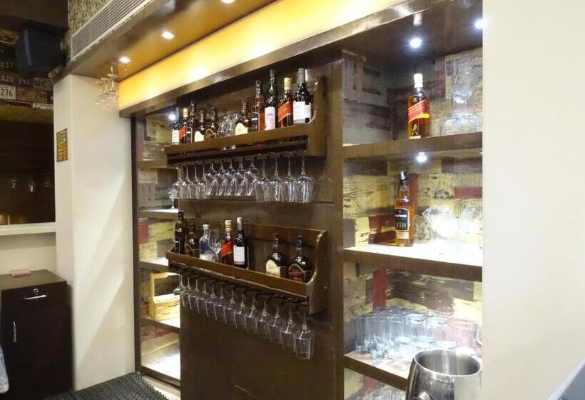 The Grand Arc Hotel & Convention Centre