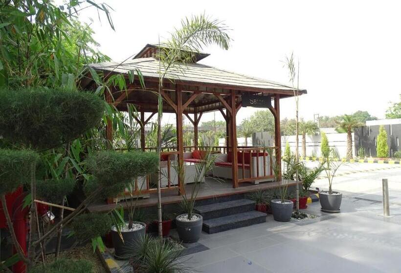 The Grand Arc Hotel & Convention Centre