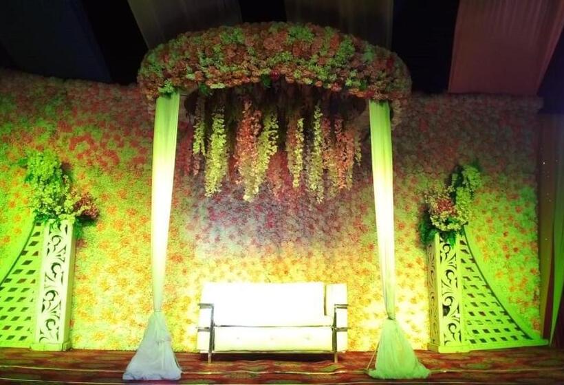 בית מלון כפרי Utsav Grand By Chocolate Inn