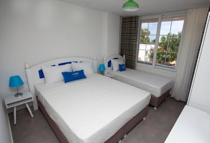 Mojo Otel Beach