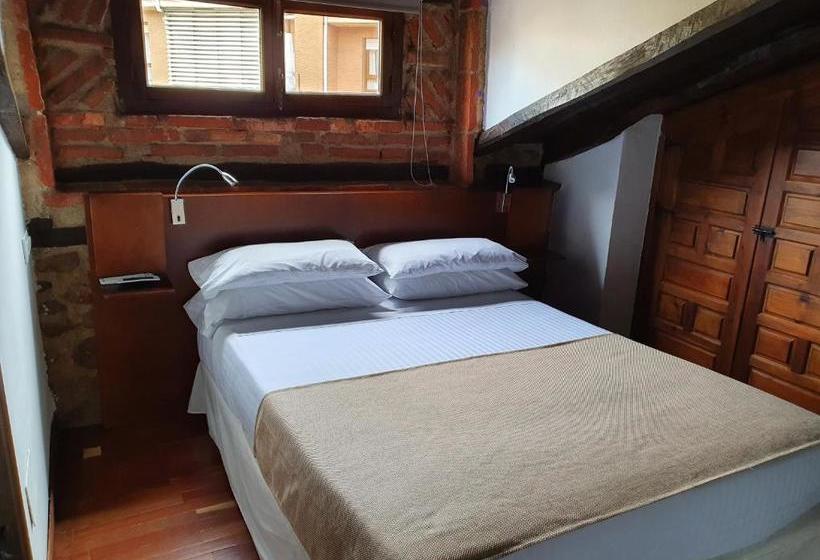 فندق صغير Ermita 1883