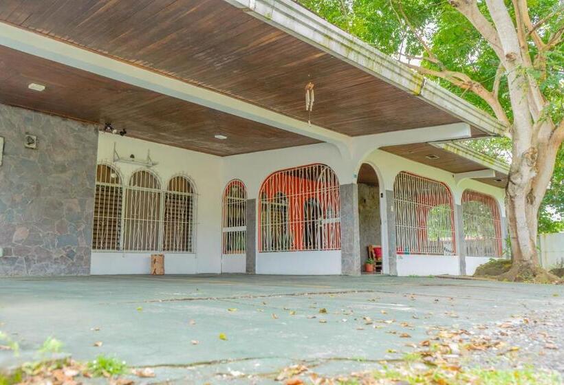 فندق صغير Hostal Familiar Argeñal