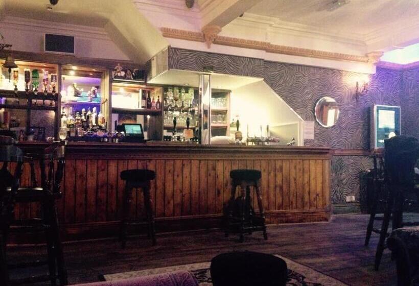 Общежитие Les Fleurs Accommodation