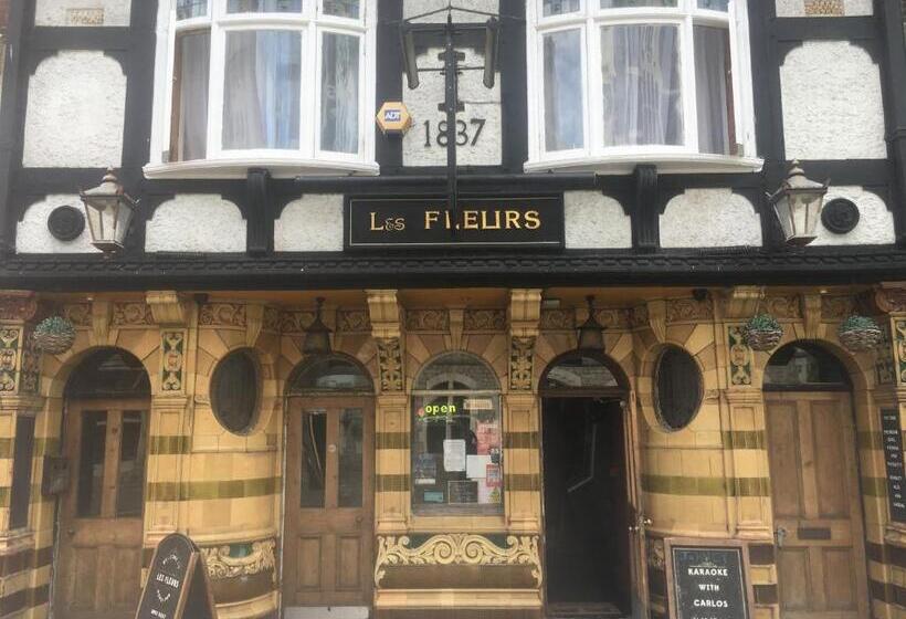 Общежитие Les Fleurs Accommodation