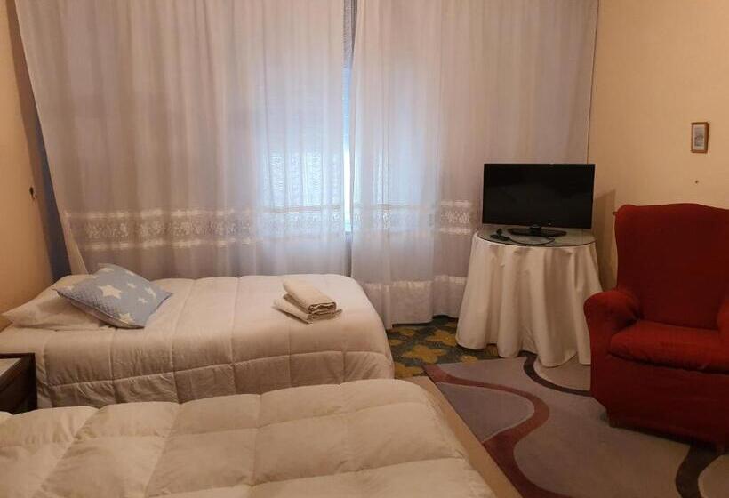 تختخواب و صبحانه Casa Dora Duero