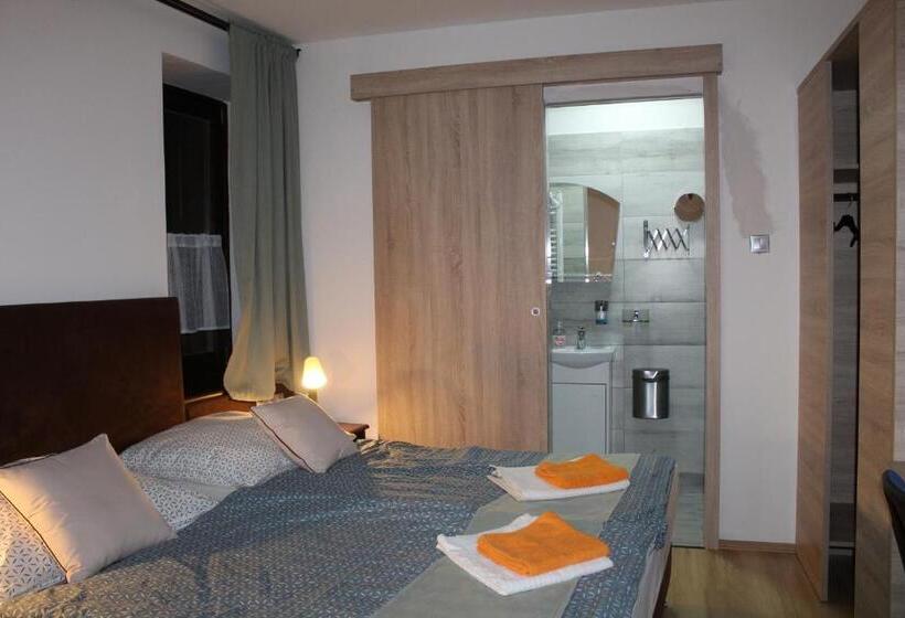 مبيت وإفطار Czermann Holiday Inn